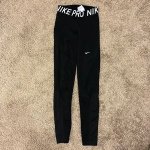 NIKE PRO LEGGINGS